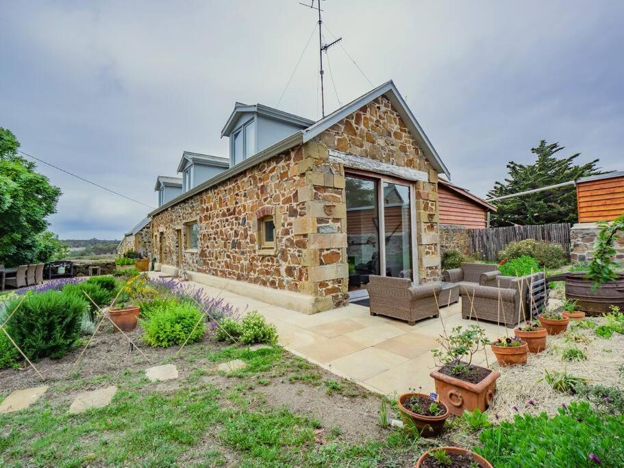 Villa *Newly Relisted* Coach House At Lisdillon Vineyard Little Swanport Exterior foto