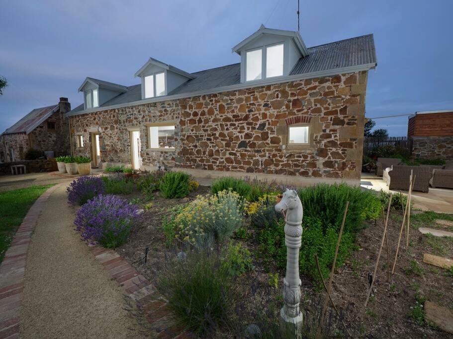 Villa *Newly Relisted* Coach House At Lisdillon Vineyard Little Swanport Exterior foto